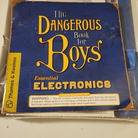 The Dangerous Book For Boys Essential Electronics Kit Nib - Picture 3 of 5
